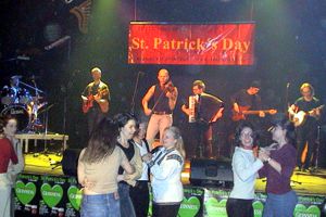 CLOVER Rock Band F15 2003